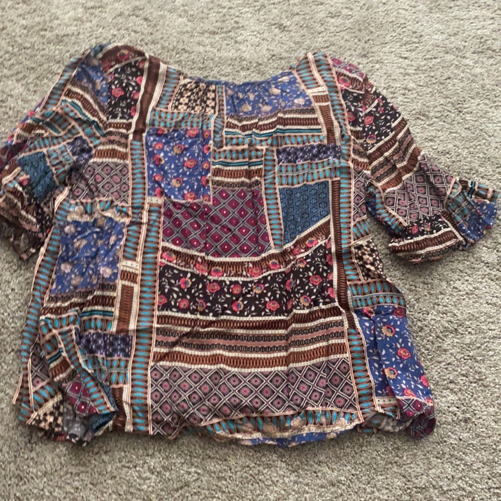 American Eagle Patterned Top - Picture 3 of 3